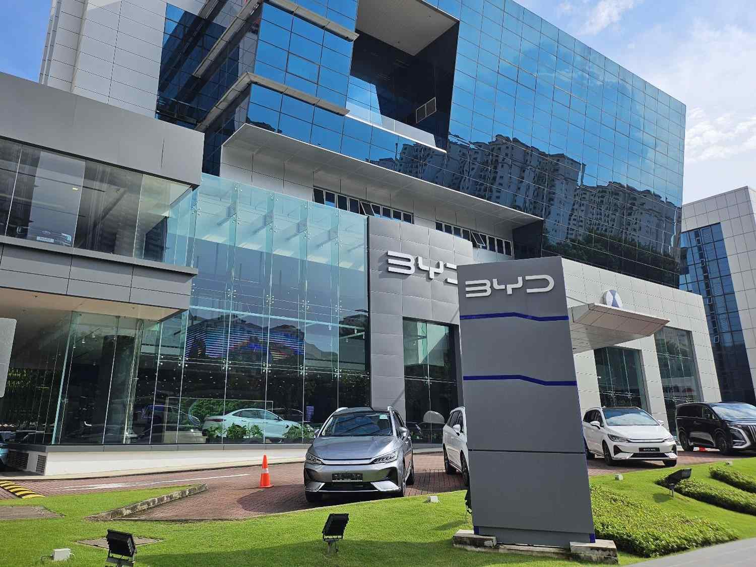 Sime Darby Motors Singapore.